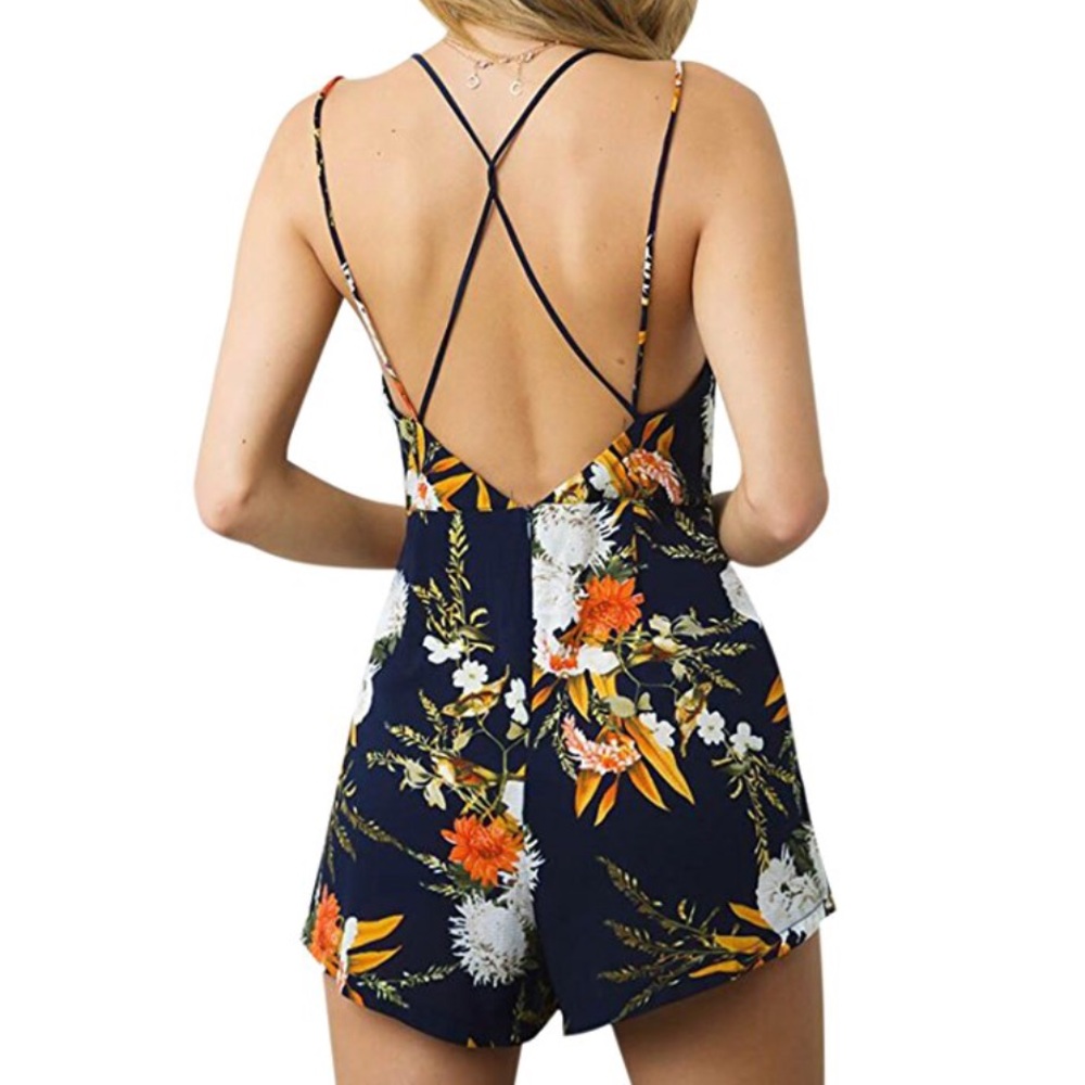 Backless Floral Print Short Jumpsuit - Picture 2 of 8